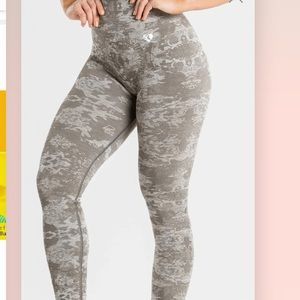 Women’s Best Camo Seamless Leggings